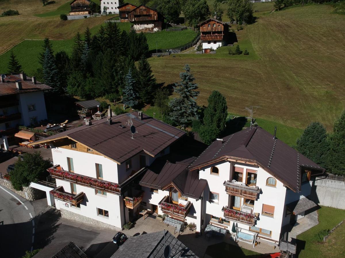 Pensione Valbona Corvara Exteriör bild